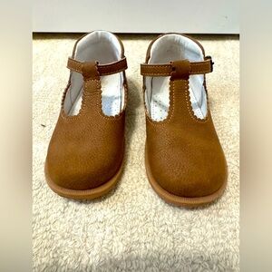 L’amour Louise Scalloped T-Strap Mary Jane size 8 toddler